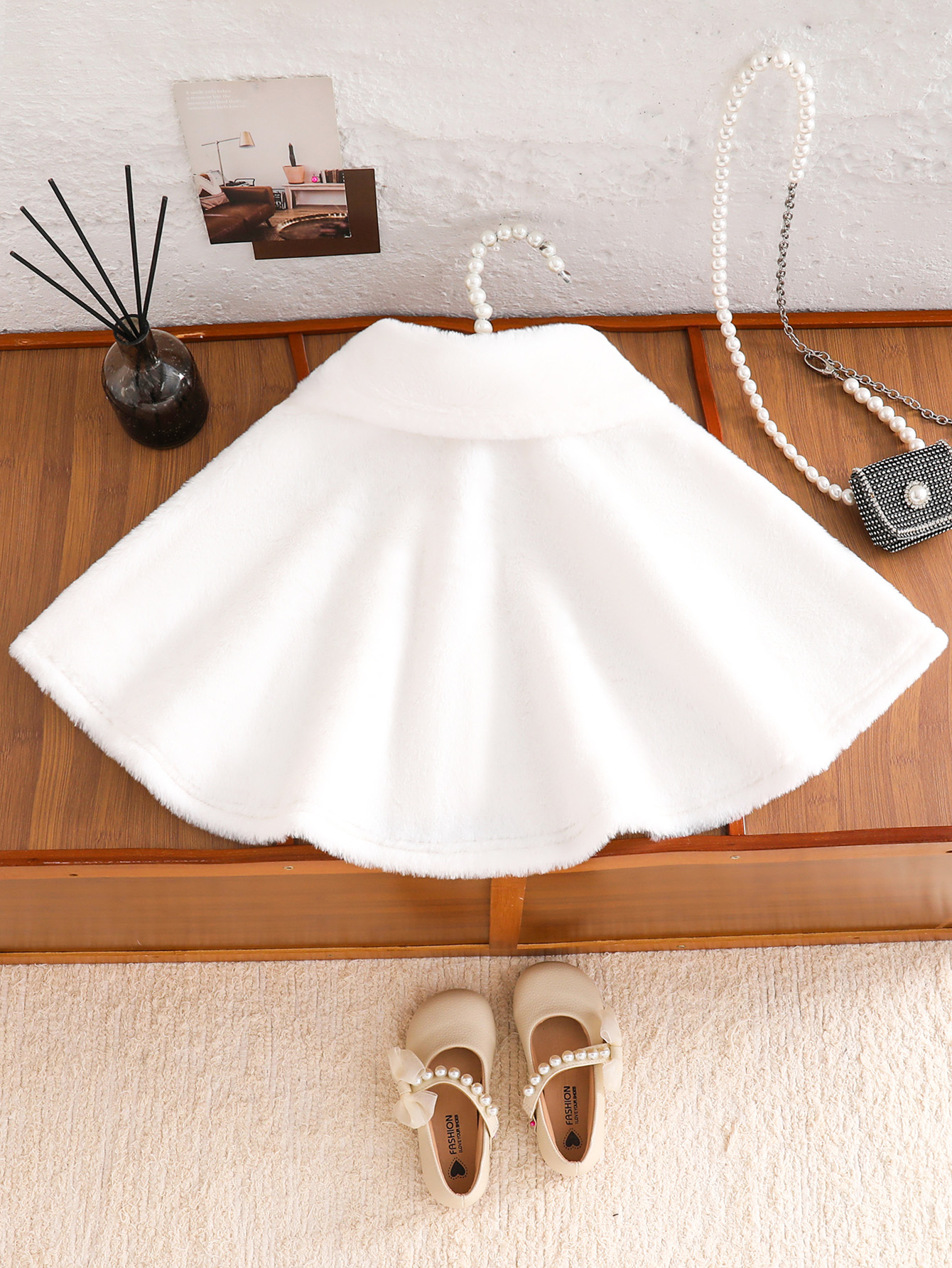 A Warm White Princess Shawl Ca - Winter Clothing Activity avaliação e preço
